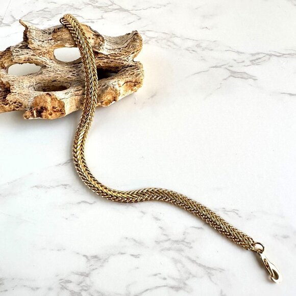 Gold Tone Wheat Chain Bracelet 7" With Lobster Clasp Closure - Picture 1 of 5